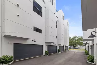 721 SE 12th Ct #4, Fort Lauderdale, FL 33316 - Photo 17
