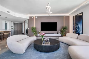 68 SE 6th St, Miami, FL 33131 - Photo 13