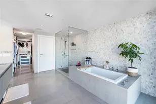 68 SE 6th St, Miami, FL 33131 - Photo 31