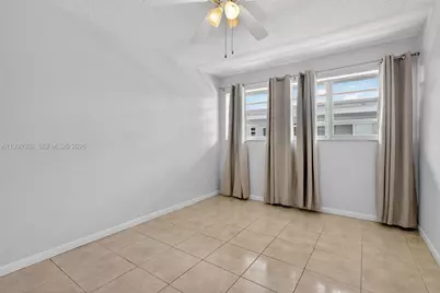 329 SE 3rd St #502T, Hallandale Beach, FL 33009 - Photo 23