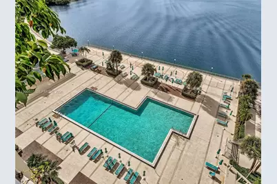 300 Bayview Dr #902, Sunny Isles Beach, FL 33160 - Photo 7
