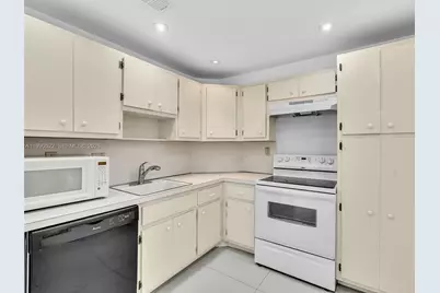 300 Bayview Dr #902, Sunny Isles Beach, FL 33160 - Photo 37