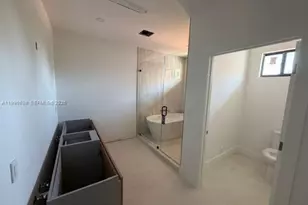 2800 SW 38th Ct, Miami, FL 33134 - Photo 9