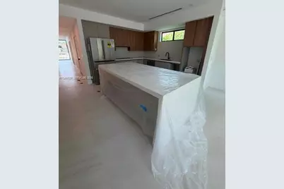 2800 SW 38th Ct, Miami, FL 33134 - Photo 3