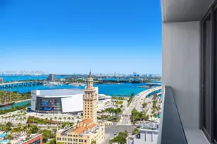 121 NE 5th St, Miami, FL 33132 - Photo 33
