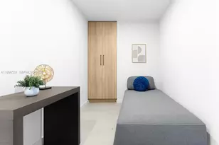 121 NE 5th St, Miami, FL 33132 - Photo 13