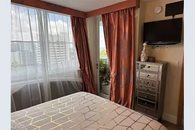 6039 Collins Ave #1431, Miami Beach, FL 33140 - Photo 9