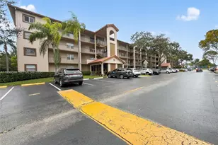 1000 SW 125th Ave, Pembroke Pines, FL 33027 - Photo 1