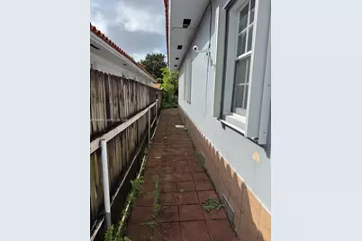 174 E 15th St, Hialeah, FL 33010 - Photo 5