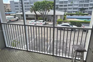 330 SE 2nd St, Hallandale Beach, FL 33009 - Photo 11