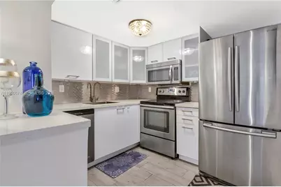 2600 Collins Ave #204, Miami Beach, FL 33140 - Photo 1