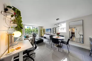 1665 Bay Rd, Miami Beach, FL 33139 - Photo 3