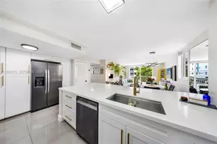 1665 Bay Rd, Miami Beach, FL 33139 - Photo 13