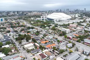 119-121 NW 17th Pl, Miami, FL 33125 - Photo 33