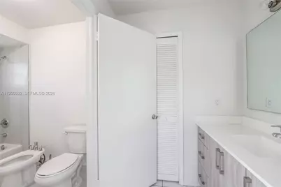 119/121 NW 17th Pl, Miami, FL 33125 - Photo 15