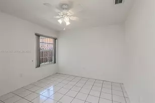 119-121 NW 17th Pl, Miami, FL 33125 - Photo 21