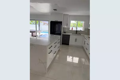 7874 NW 194th St, Hialeah, FL 33015 - Photo 15