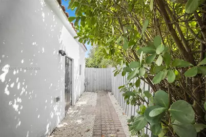 880 NE 72nd Ter, Miami, FL 33138 - Photo 33