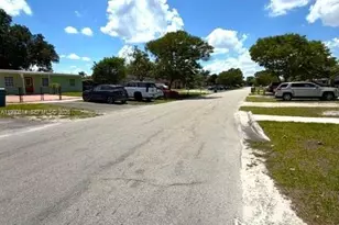 15825 E Bunche Park Dr, Miami Gardens, FL 33054 - Photo 5