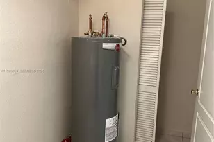 7549 NW 175th St, Hialeah, FL 33015 - Photo 17