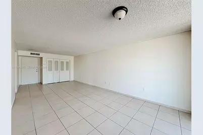 7300 Wayne Ave #211, Miami Beach, FL 33141 - Photo 9