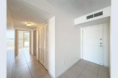 7300 Wayne Ave #211, Miami Beach, FL 33141 - Photo 3