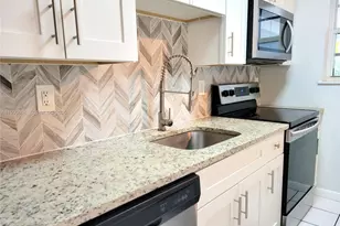 125 NW 25th St, Wilton Manors, FL 33311 - Photo 5