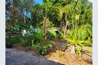 125 NW 25th St #129, Wilton Manors, FL 33311 - Photo 17