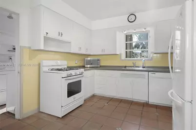 1845 Daytonia Rd, Miami Beach, FL 33141 - Photo 13