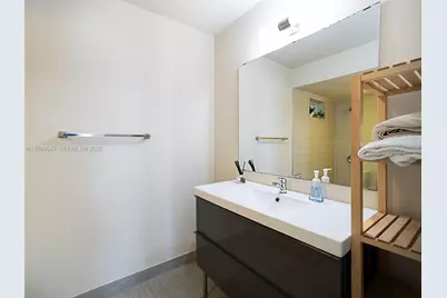 1665 Bay Rd #421, Miami Beach, FL 33139 - Photo 7
