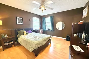 1040 NW 185th Ave, Pembroke Pines, FL 33029 - Photo 45