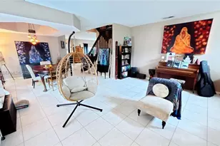 1040 NW 185th Ave, Pembroke Pines, FL 33029 - Photo 13
