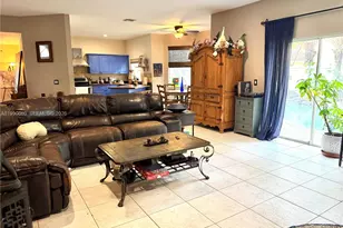 1040 NW 185th Ave, Pembroke Pines, FL 33029 - Photo 21