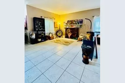 1040 NW 185th Ave, Pembroke Pines, FL 33029 - Photo 5