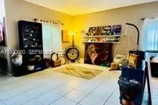 1040 NW 185th Ave, Pembroke Pines, FL 33029 - Photo 5