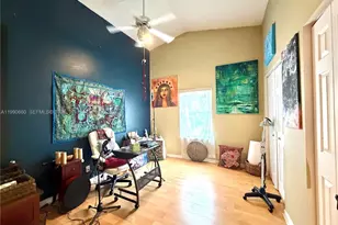 1040 NW 185th Ave, Pembroke Pines, FL 33029 - Photo 47