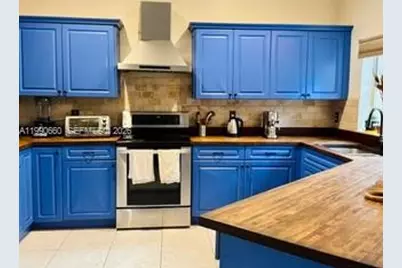 1040 NW 185th Ave, Pembroke Pines, FL 33029 - Photo 31