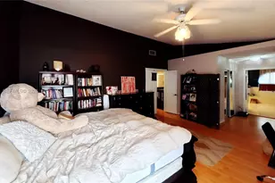 1040 NW 185th Ave, Pembroke Pines, FL 33029 - Photo 31