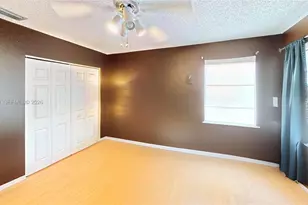 1040 NW 185th Ave, Pembroke Pines, FL 33029 - Photo 43