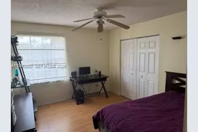 1040 NW 185th Ave, Pembroke Pines, FL 33029 - Photo 35