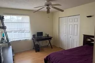 1040 NW 185th Ave, Pembroke Pines, FL 33029 - Photo 35