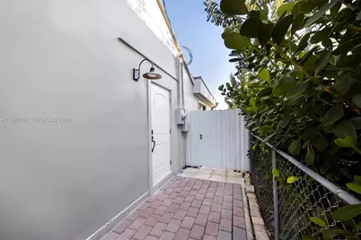 3640 SW 13th St, Miami, FL 33145 - Photo 9