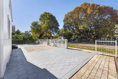 3640 SW 13th St, Miami, FL 33145 - Photo 7