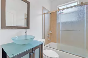 11304 NW 79th Ln, Doral, FL 33178 - Photo 11