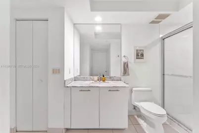 500 Brickell Ave #1810, Miami, FL 33131 - Photo 17