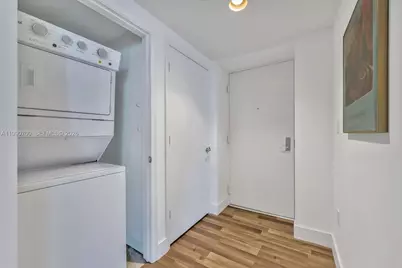 500 Brickell Ave #1810, Miami, FL 33131 - Photo 19