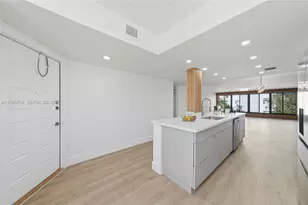 800 SW 125th Way, Pembroke Pines, FL 33027 - Photo 5