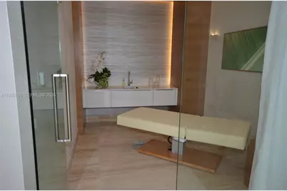 16385 Biscayne Blvd #518, North Miami Beach, FL 33160 - Photo 11