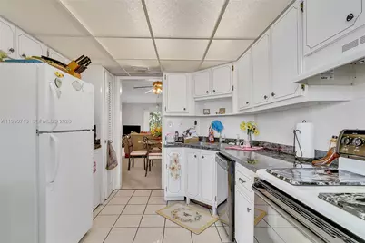 3535 Broken Woods Dr #302, Coral Springs, FL 33065 - Photo 13