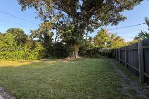 2210 NE 170th St, North Miami Beach, FL 33160 - Photo 15